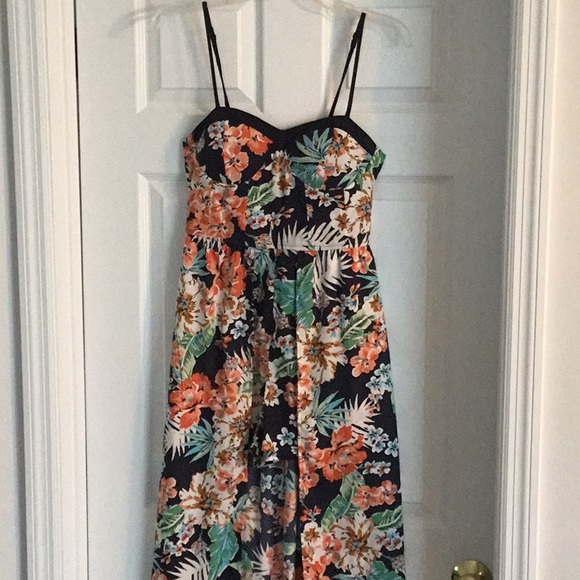 Floral Flowy Romper - Picture 1 of 5